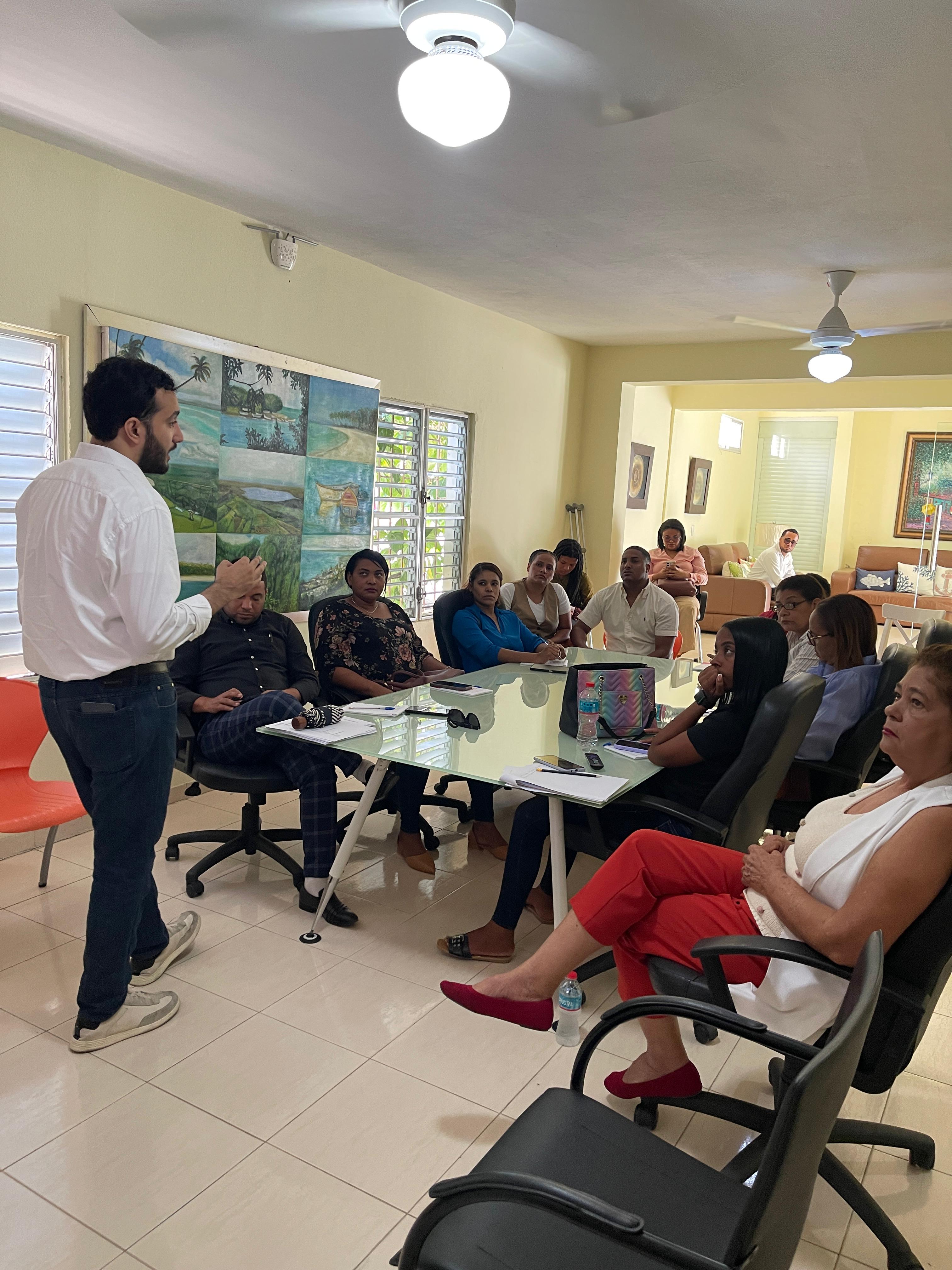 Mesa de Emprendimiento en El Seibo: Impulsando Ideas de Negocio